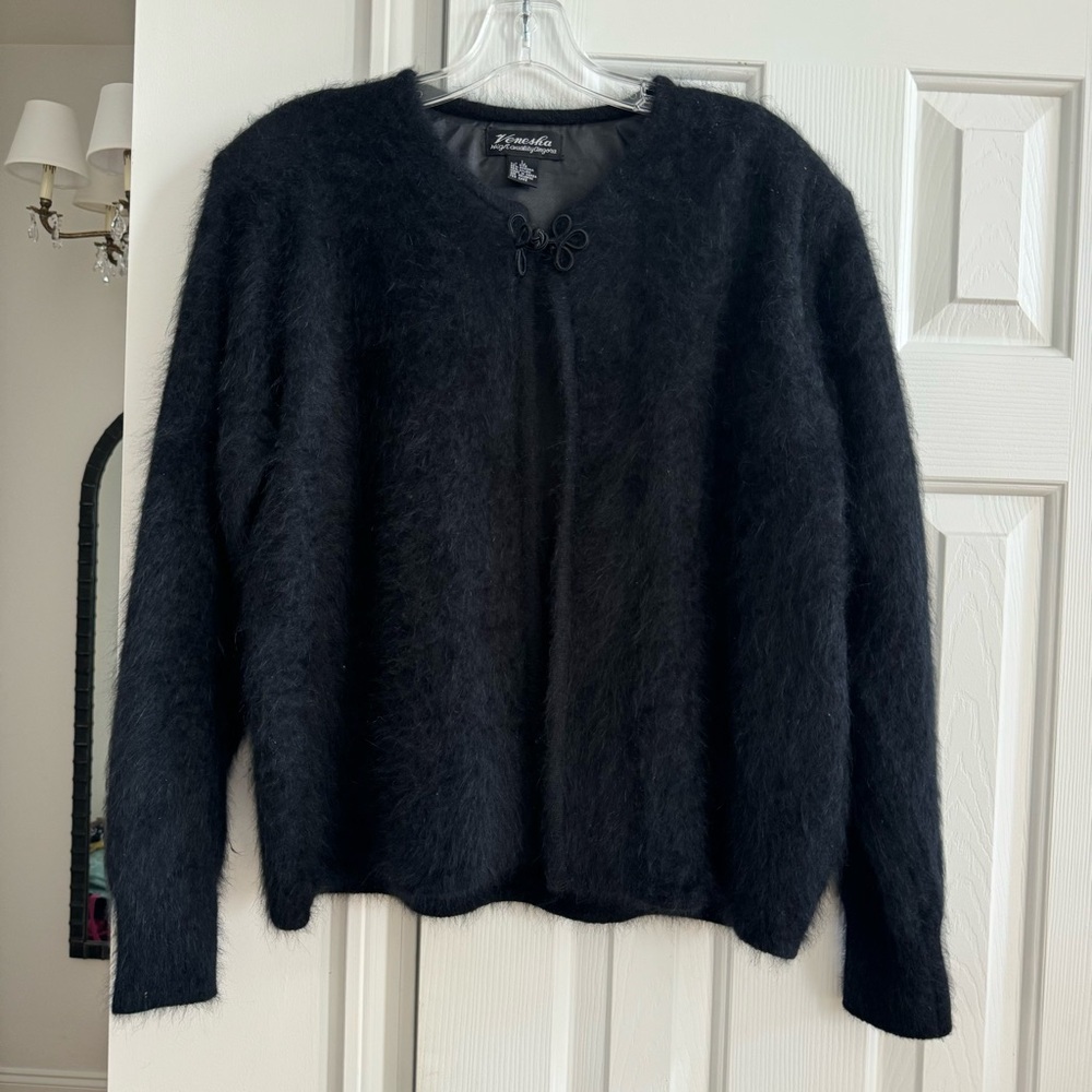 Venesha High quality angora / Black Long sleeve Jacket/ Cardigan ~ Size L